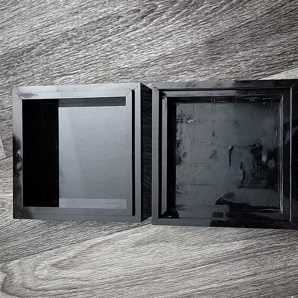 Tom Ford Black Box with Gold Accent - Picture 4 of 4